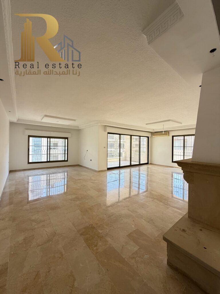 شقة فاخرة للبيع في دير غبار – 350 م²