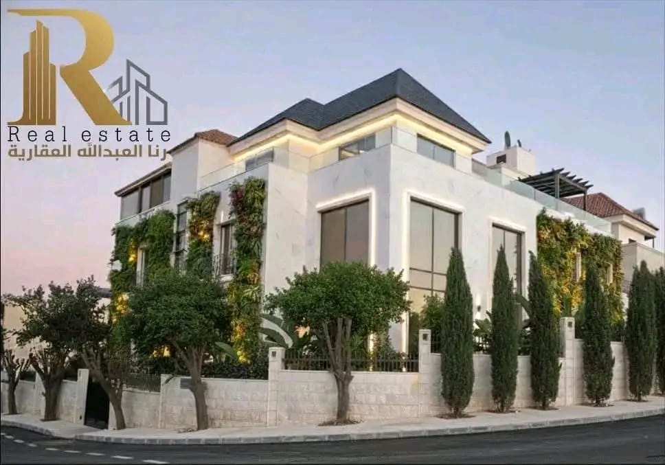 فيلا فاخرة للبيع في الظهير – 8 غرف ماستر وبركة سباحة